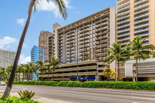 hotels with balcony in Honolulu