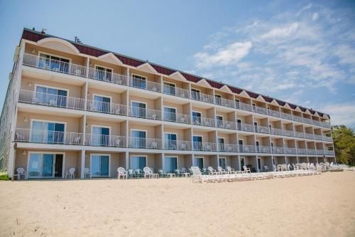 hotels with balcony in Michigan