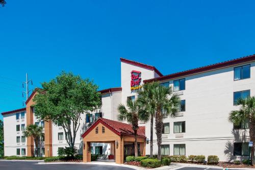 hotels with balcony in Gainesville