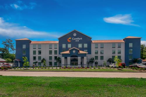 hotels with balcony in Conroe