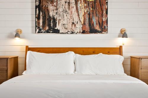 hotels with balcony in Charlottesville
