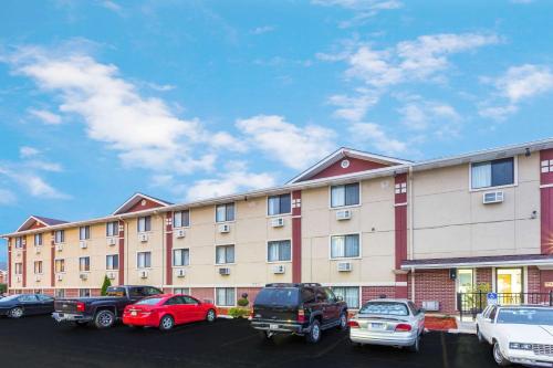 hotels with balcony in Milwaukee