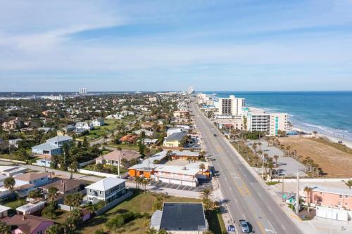 hotels with balcony in Daytona Beach