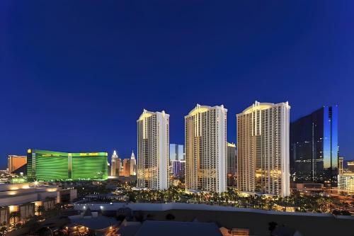 hotels with balcony in Las Vegas Strip