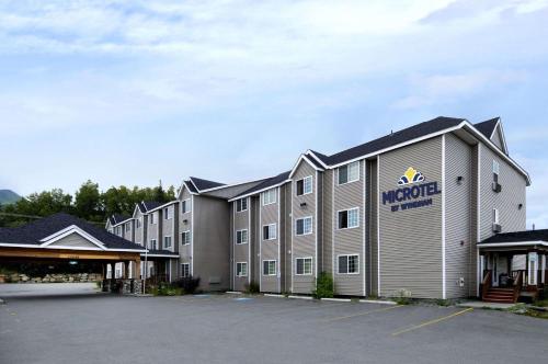 hotels with balcony in Alaska