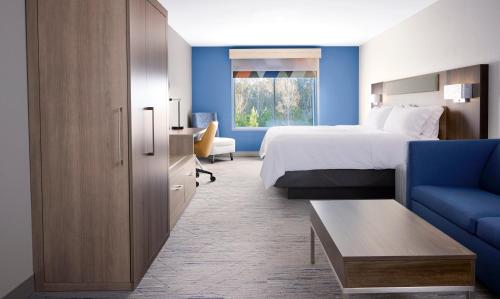 hotels with balcony in Memphis