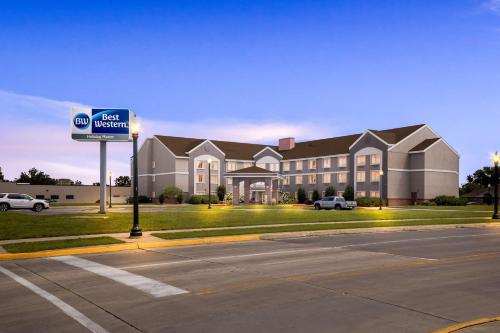 hotels with balcony in Iowa