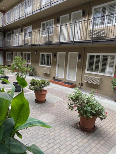 hotels with balcony in California