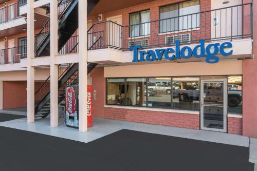hotels with balcony in Fallon