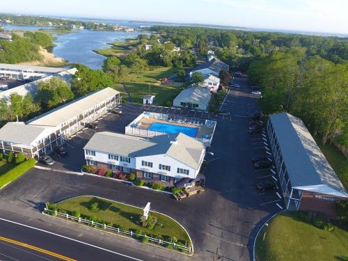 hotels with balcony in Cape Cod