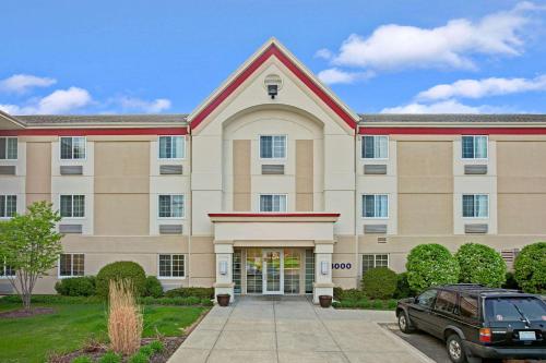 hotels with balcony in Glenview
