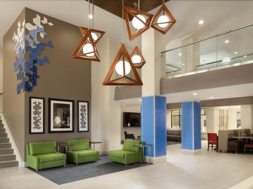 hotels with balcony in Grapevine