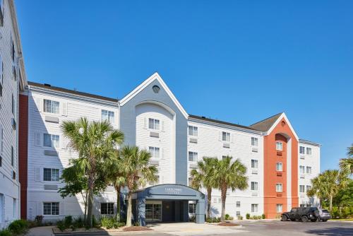 hotels with balcony in Charleston