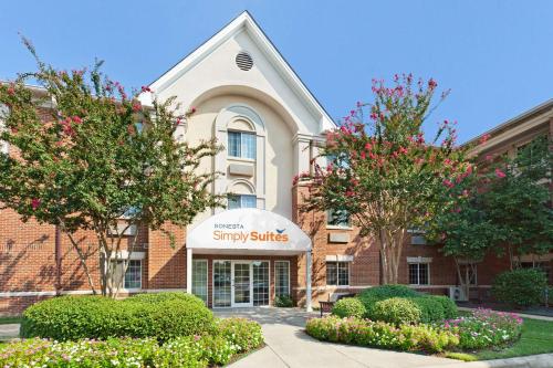 hotels with balcony in Charlotte