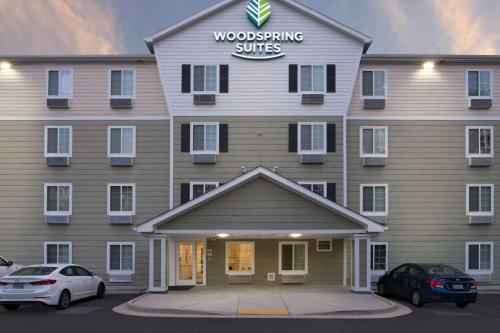hotels with balcony in Savannah