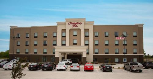 hotels with balcony in Kansas