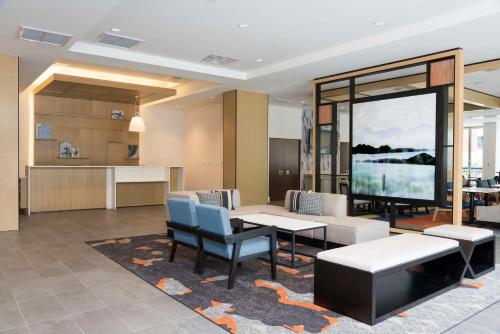 hotels with balcony in Austin