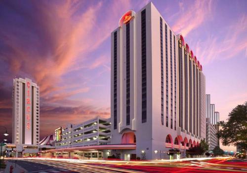 hotels with balcony in Fallon