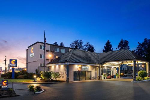 hotels with balcony in Portland