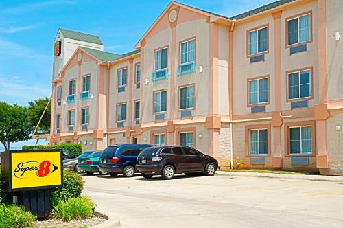 hotels with balcony in Grapevine