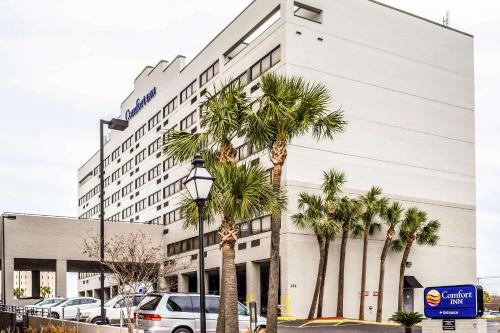 hotels with balcony in Charleston