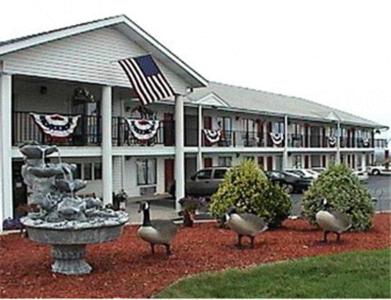 hotels with balcony in Harrison