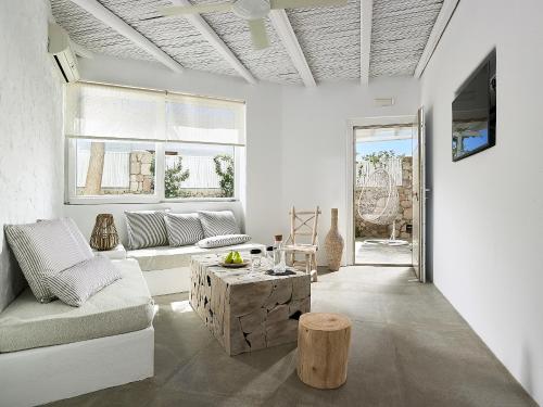 boutique hotels in Milos