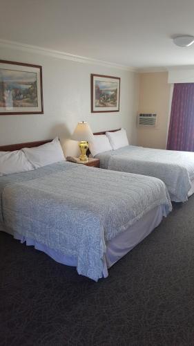 hotels with balcony in Alaska