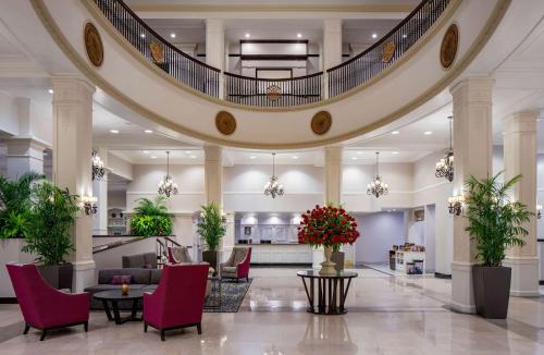 hotels with balcony in Jackson