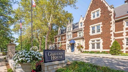 hotels with balcony in Ohio