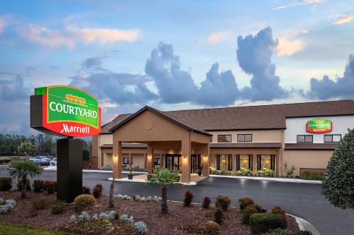 hotels with balcony in Wilmington