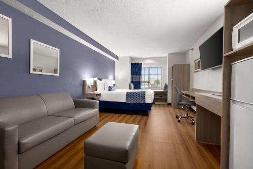 hotels with balcony in Lincoln