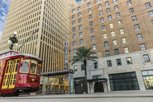 hotels with balcony in Louisiana