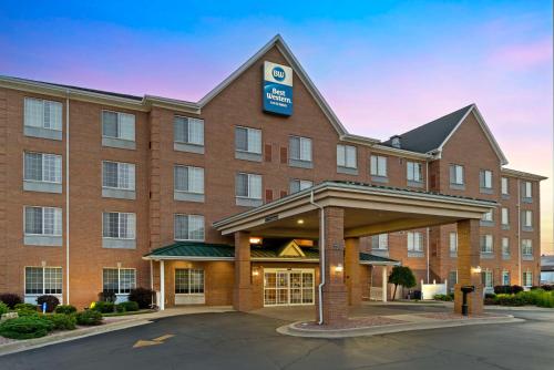 hotels with balcony in Grand Rapids