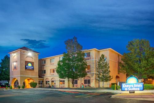hotels with balcony in Albuquerque