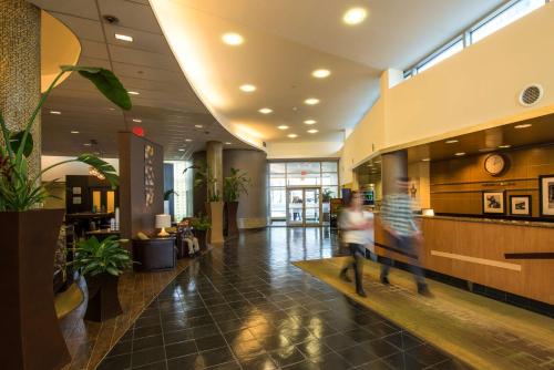 hotels with balcony in Brookline