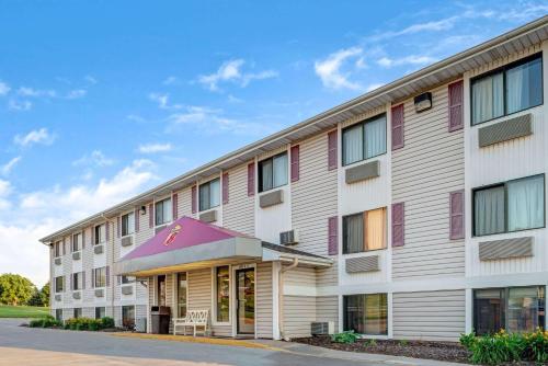 hotels with balcony in Omaha