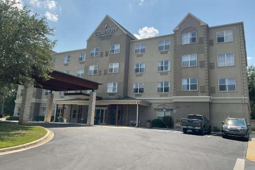 hotels with balcony in Tallahassee