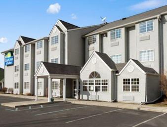 hotels with balcony in Danville