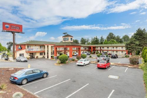 hotels with balcony in Tacoma