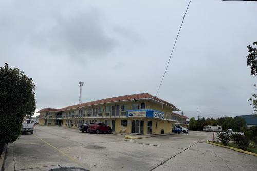 hotels with balcony in Beaumont