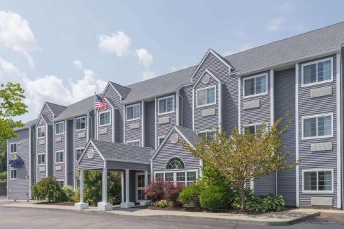 hotels with balcony in Connecticut