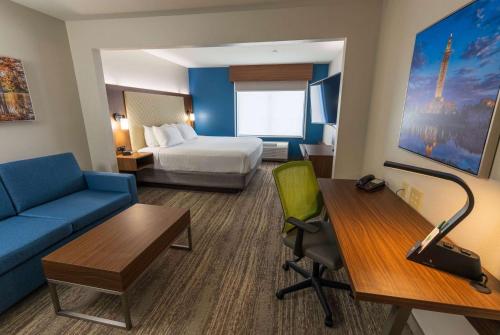 hotels with balcony in Lafayette
