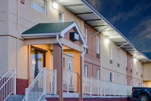 hotels with balcony in Allentown