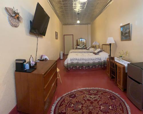 hotels with balcony in Wyoming