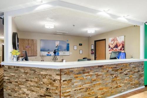 hotels with balcony in Wyoming