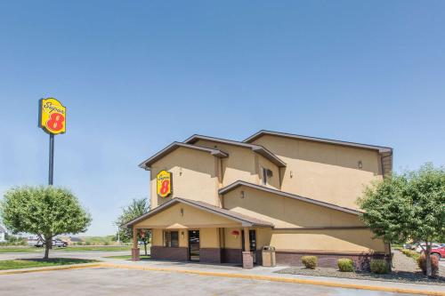 hotels with balcony in Ontario