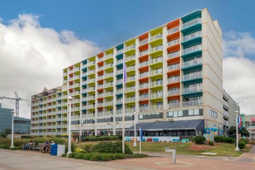 hotels with balcony in Virginia Beach