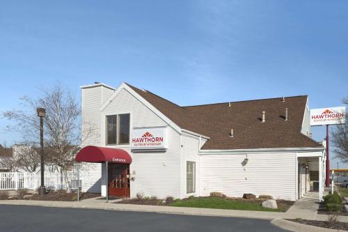 hotels with balcony in Fort Wayne