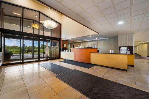hotels with balcony in Detroit